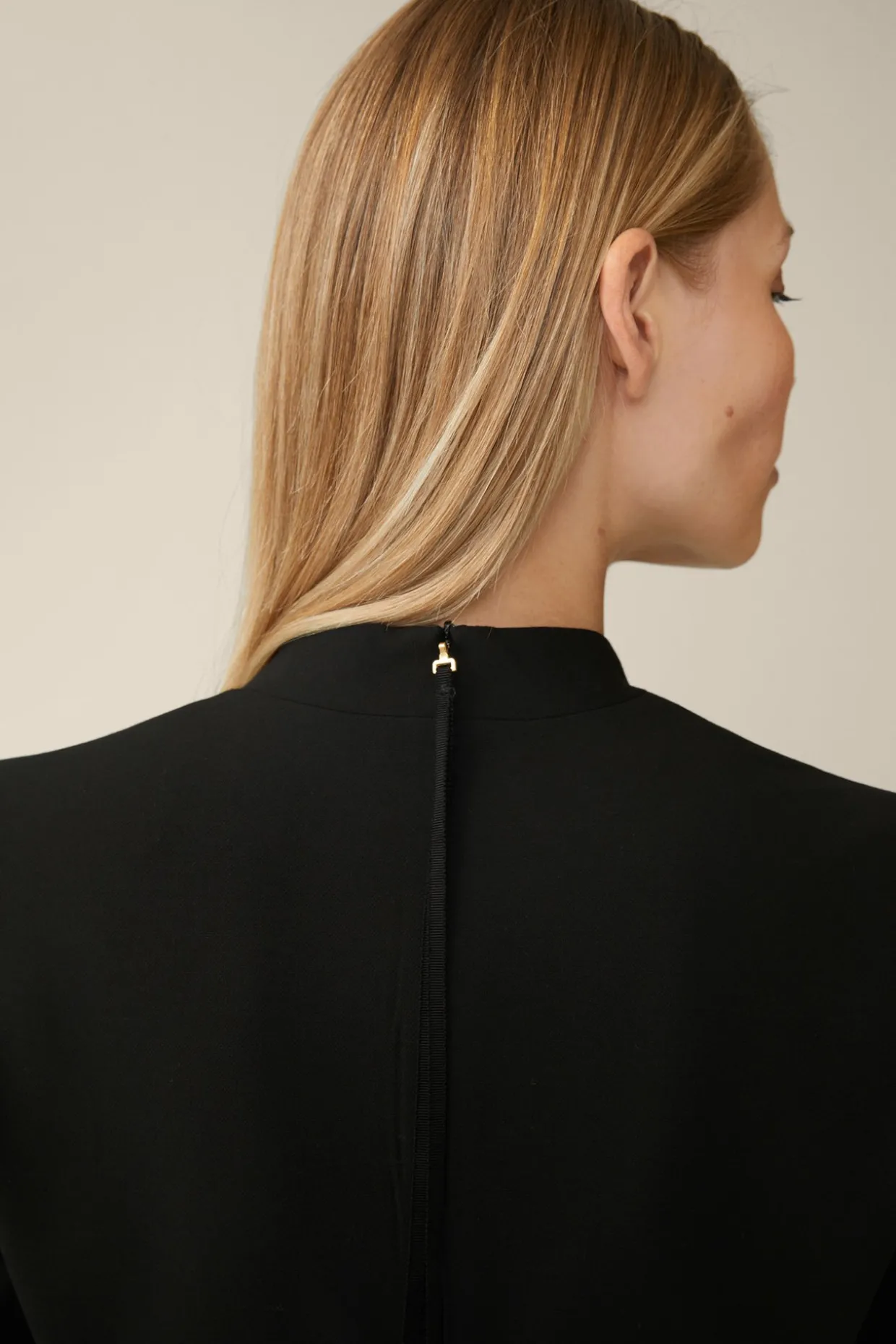 Crepe-Etui-Kleid In