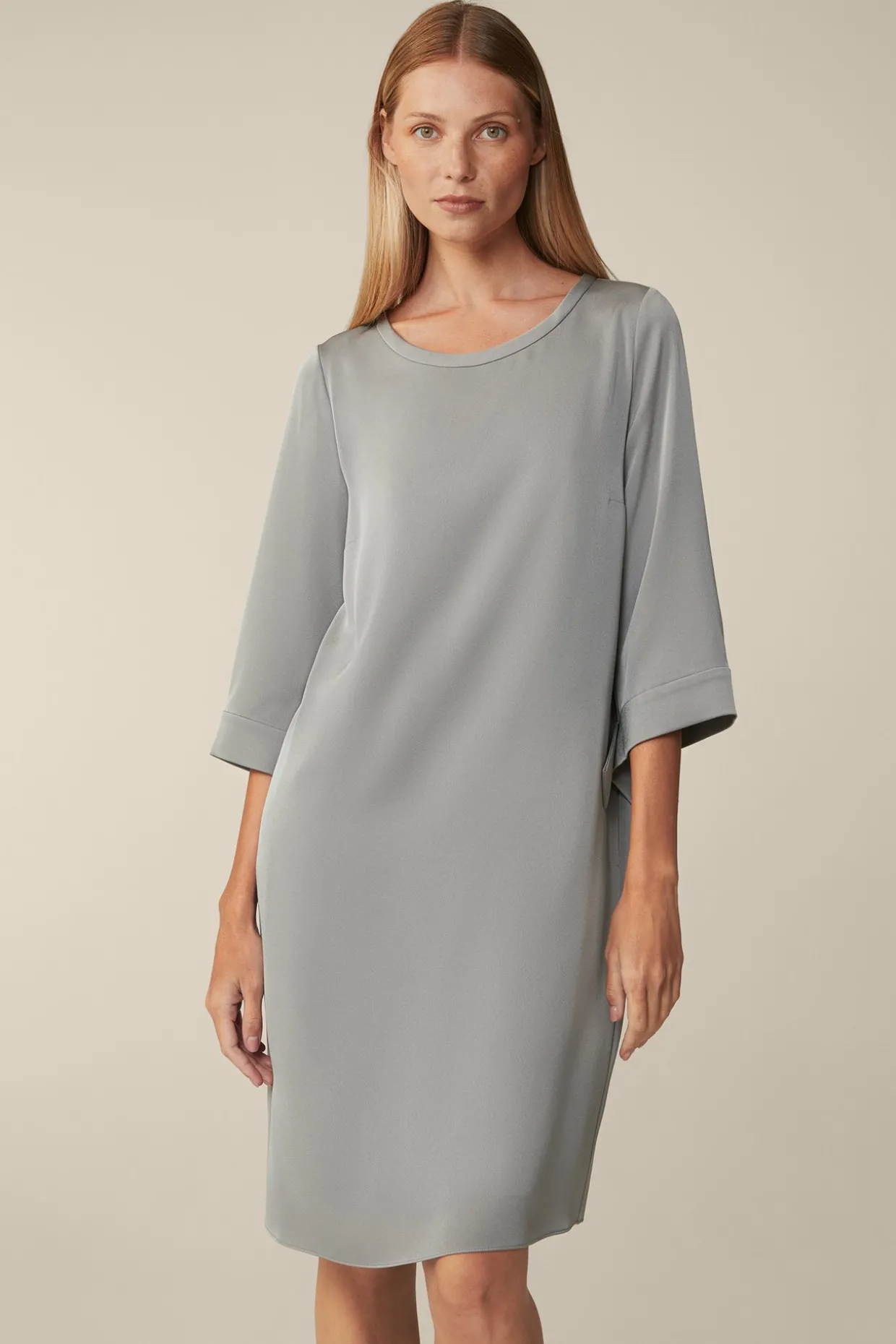Crepe-Kleid In H-Linie In