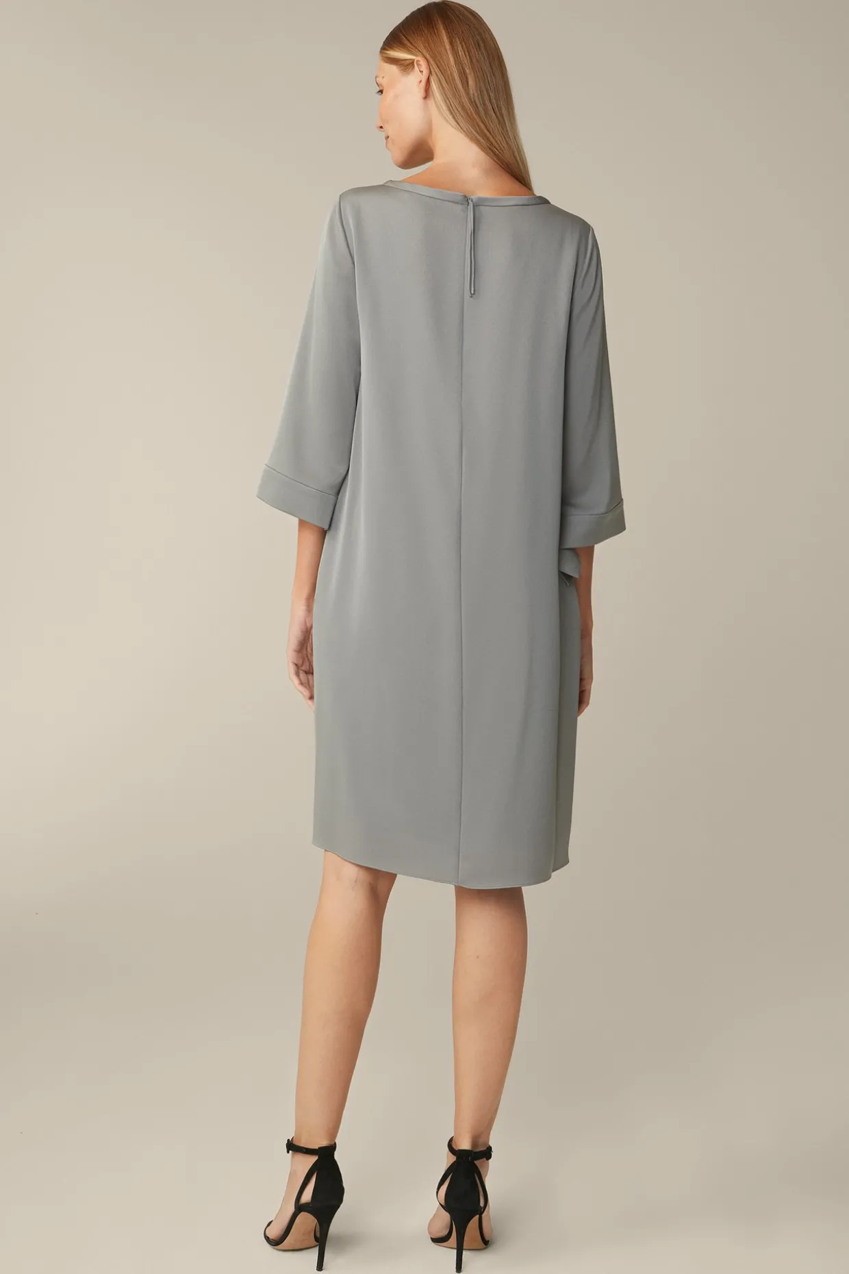 Crepe-Kleid In H-Linie In