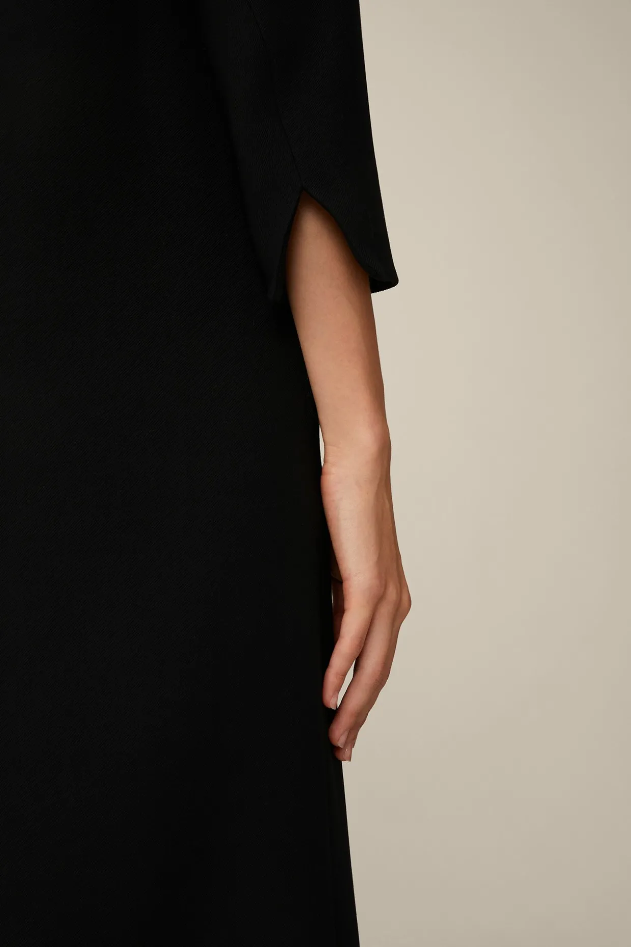 Wollcrepe-Kleid In